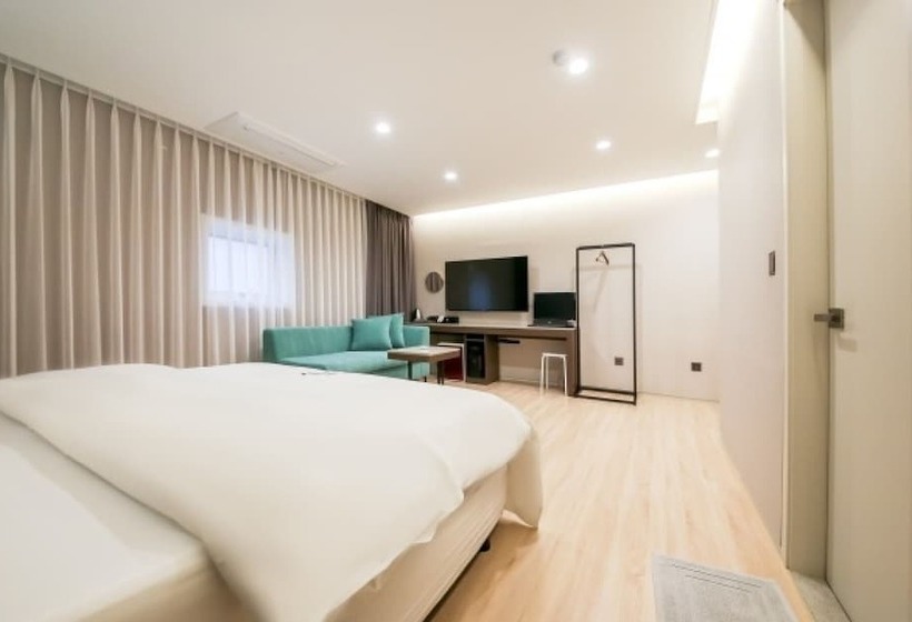 汽车旅馆 Hwagok Theme