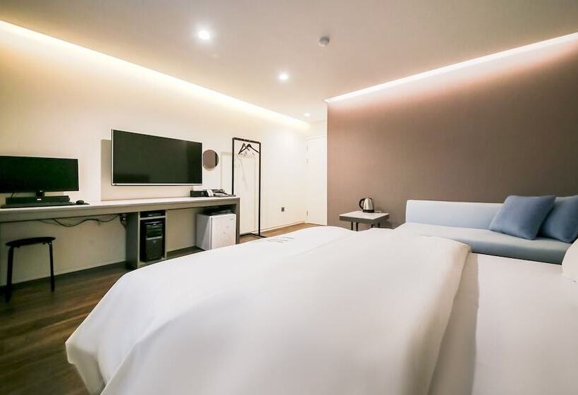 汽车旅馆 Hwagok Theme