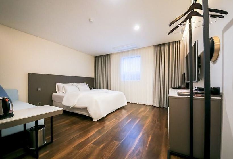 汽车旅馆 Hwagok Theme