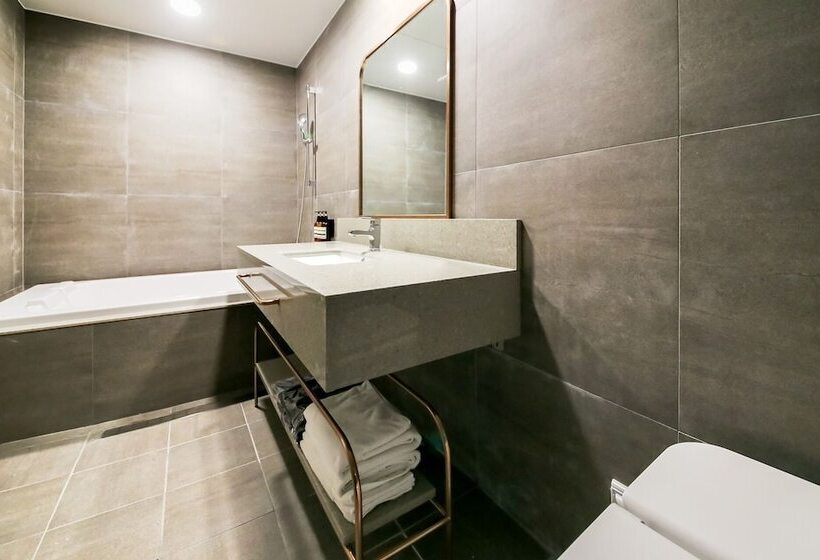 汽车旅馆 Hwagok Theme