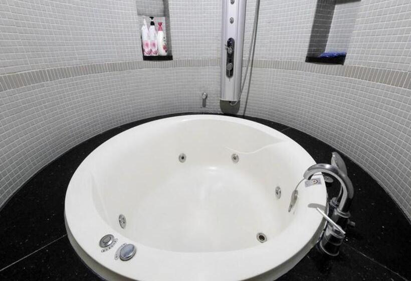 汽车旅馆 Hwagok Theme