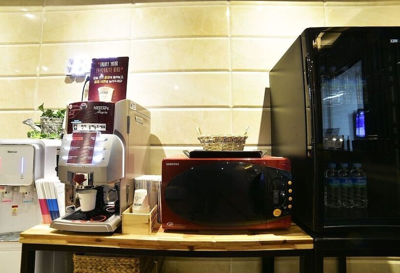 فندق على الطريق Yeosu Shilla E Stay