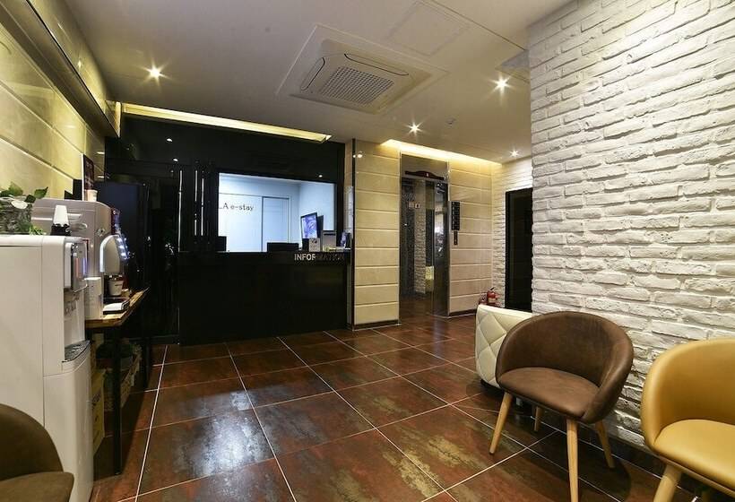 فندق على الطريق Yeosu Shilla E Stay