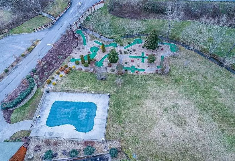 Bear Vista Retreat W Hottub Pool View