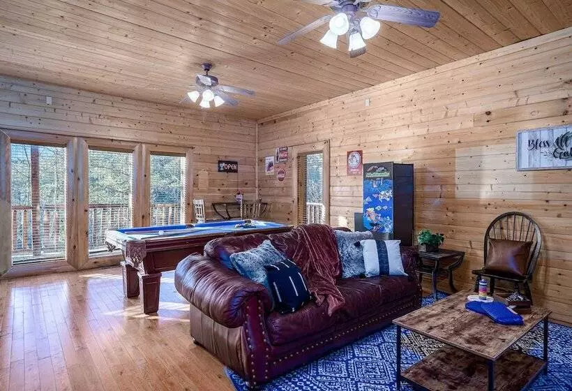 Bear Vista Retreat W Hottub Pool View