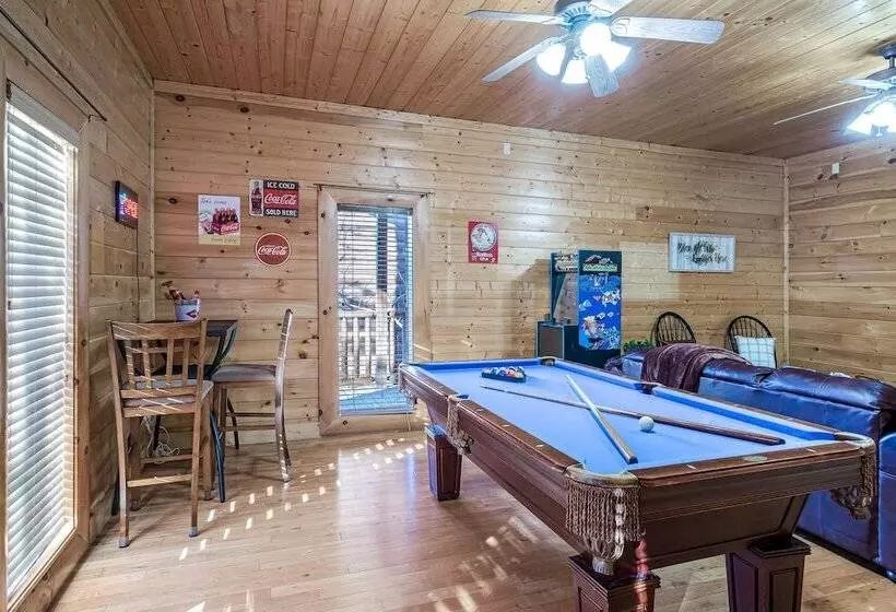 Bear Vista Retreat W Hottub Pool View