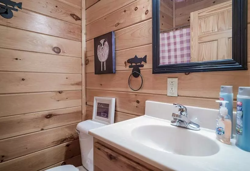 Bear Vista Retreat W Hottub Pool View