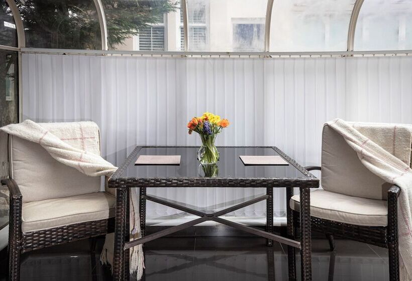 Cosy Cottage In Lytham St Annes   Close To Beach