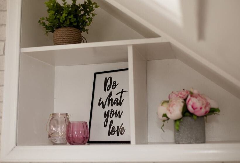 Cosy Cottage In Lytham St Annes   Close To Beach