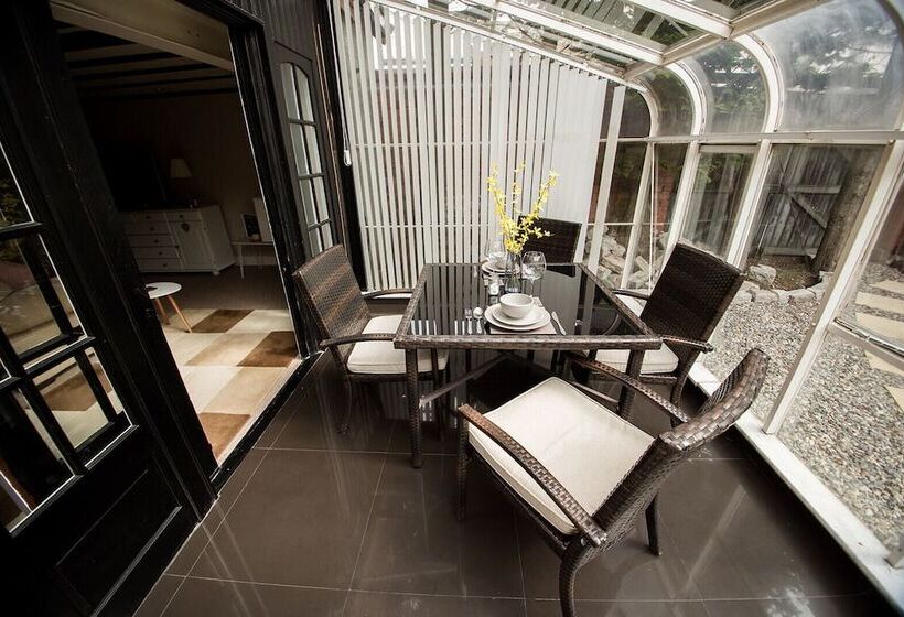 Cosy Cottage In Lytham St Annes   Close To Beach