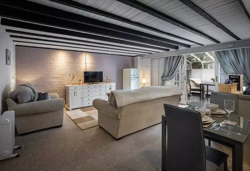 Cosy Cottage In Lytham St Annes   Close To Beach