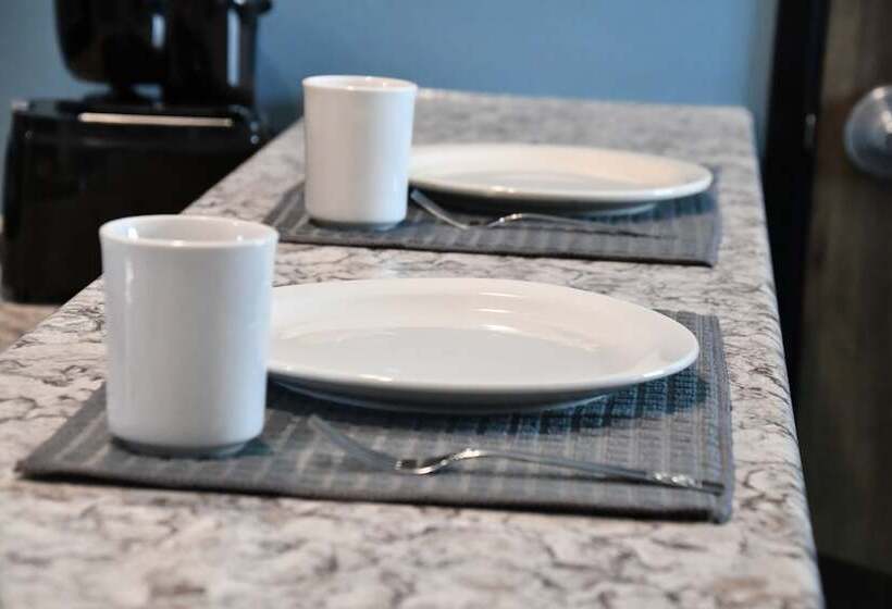 فندق Menominee River Extended Stay