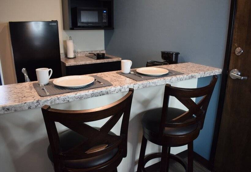 فندق Menominee River Extended Stay