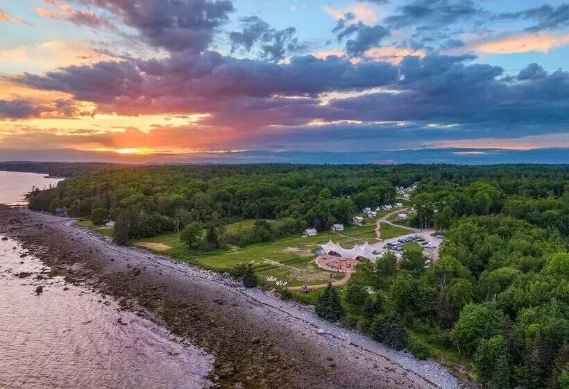 هتل Under Canvas Acadia