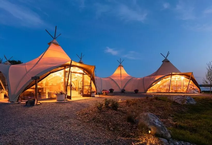 هتل Under Canvas Acadia