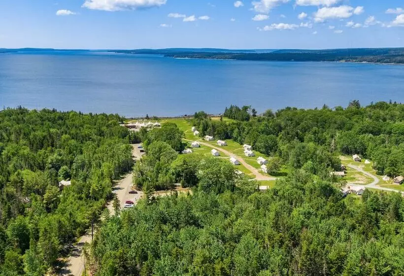 هتل Under Canvas Acadia