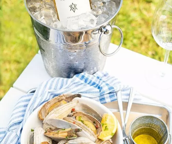 هتل Under Canvas Acadia