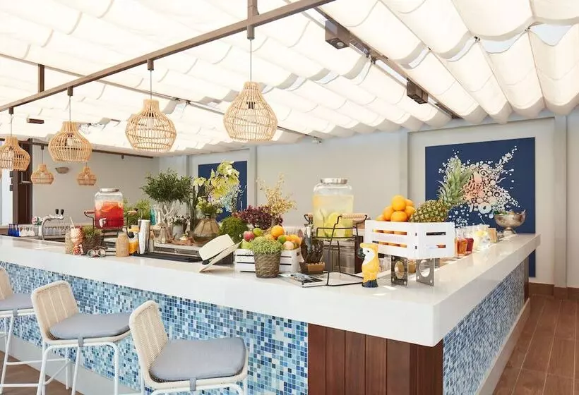 Hotelli Vida Beach Resort Umm Al Quwain