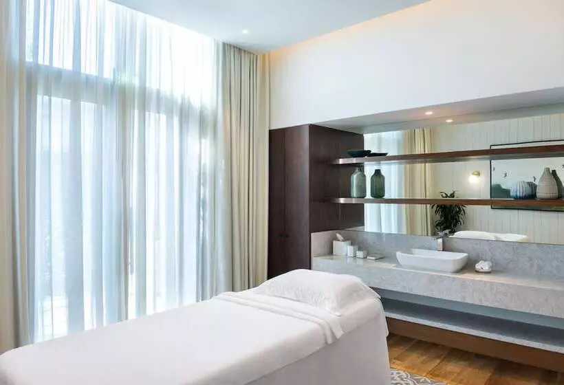 Hotelli Vida Beach Resort Umm Al Quwain