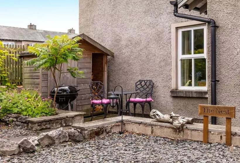 Maggie Puddle Cottage