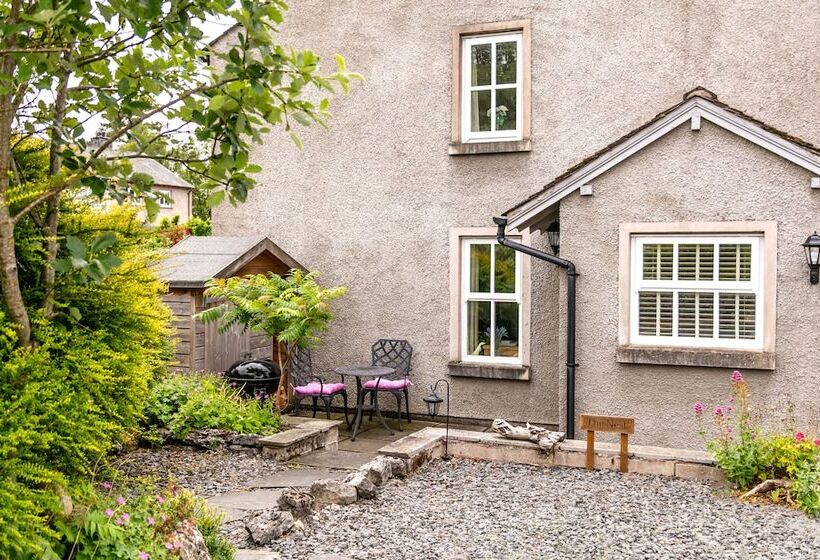 Maggie Puddle Cottage