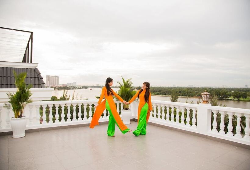 Melow Riverview Apartment