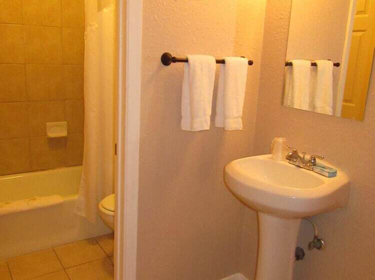 מוטל San Angelo Lodge