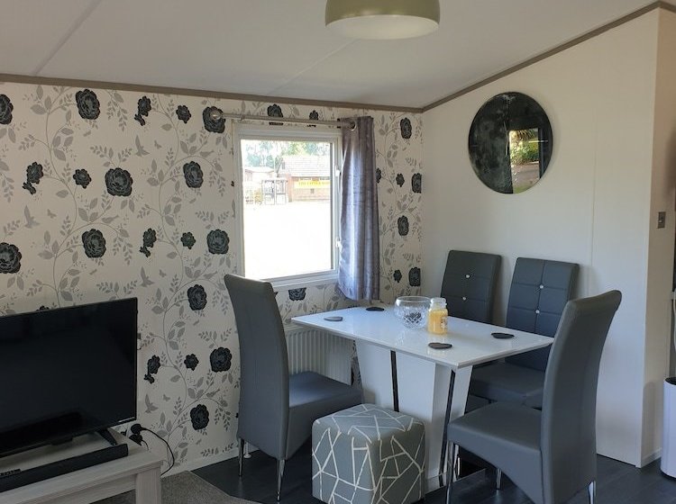 Outstanding 3 Bedroom2018model Caravan Northampton