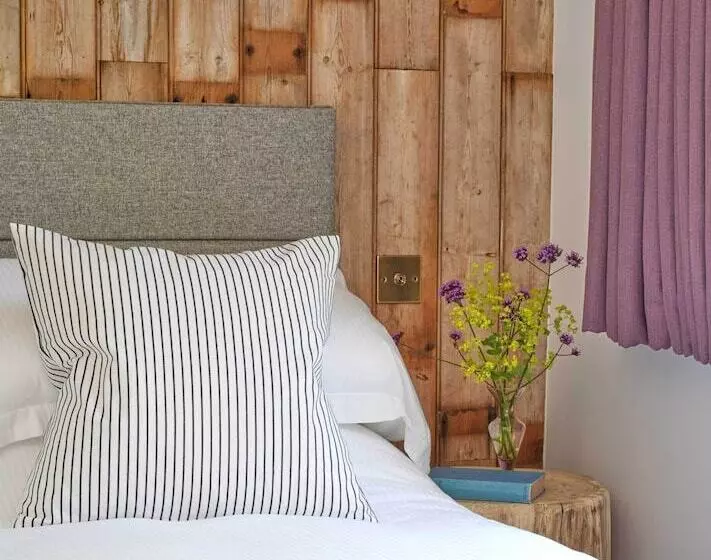 ペンション Riverbarn Fonthill Bishop Bed & Breakfast