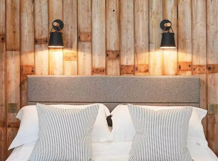 ペンション Riverbarn Fonthill Bishop Bed & Breakfast