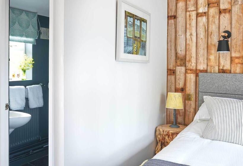 פנסיון Riverbarn Fonthill Bishop Bed & Breakfast