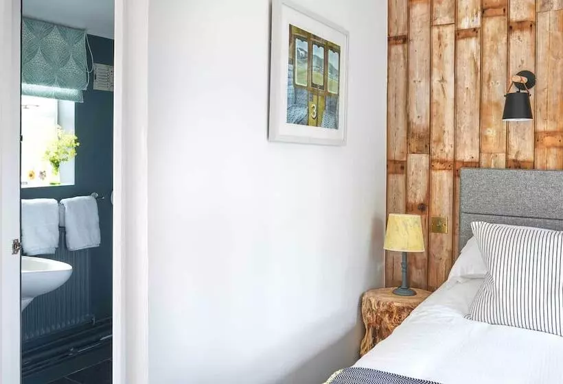 ペンション Riverbarn Fonthill Bishop Bed & Breakfast