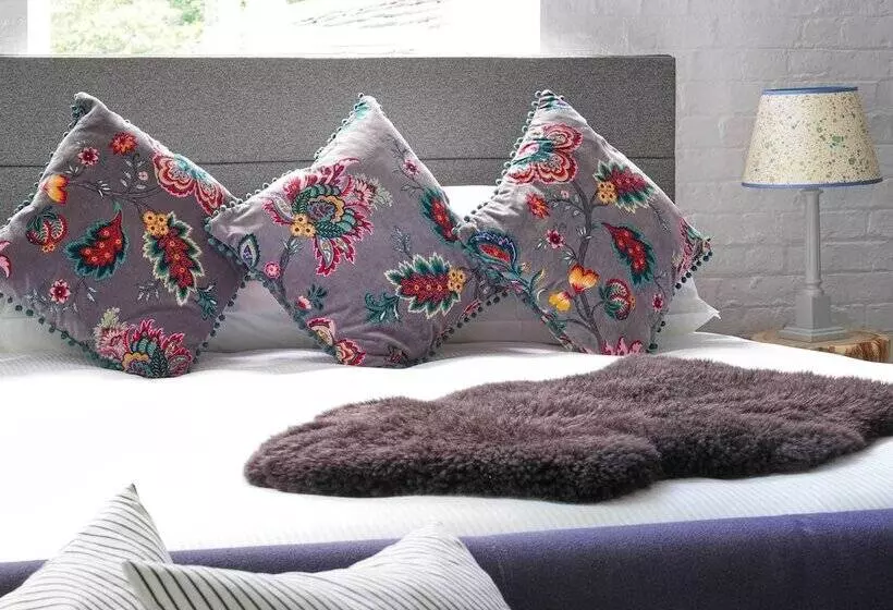 ペンション Riverbarn Fonthill Bishop Bed & Breakfast