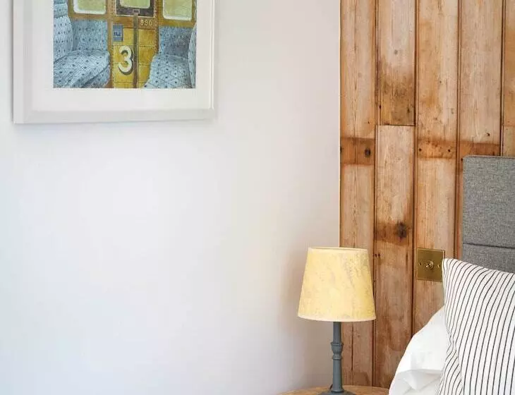 ペンション Riverbarn Fonthill Bishop Bed & Breakfast