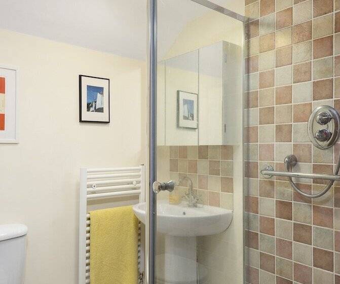 פנסיון Chambers Place