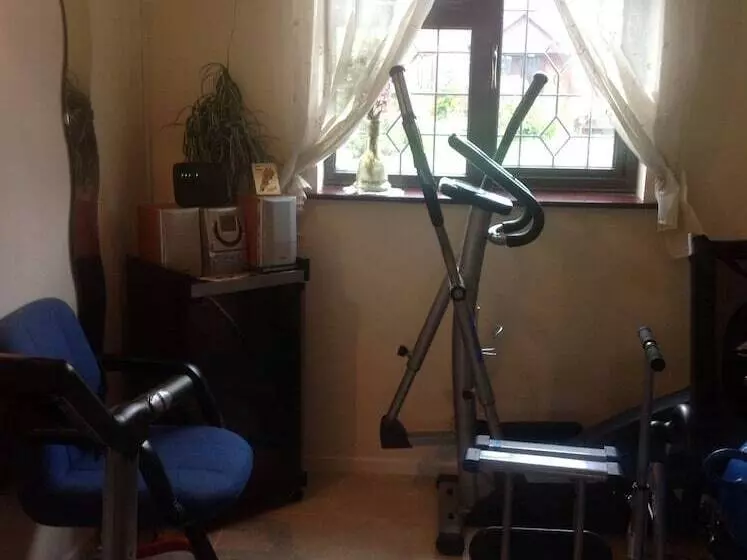 The Cedars House B&b