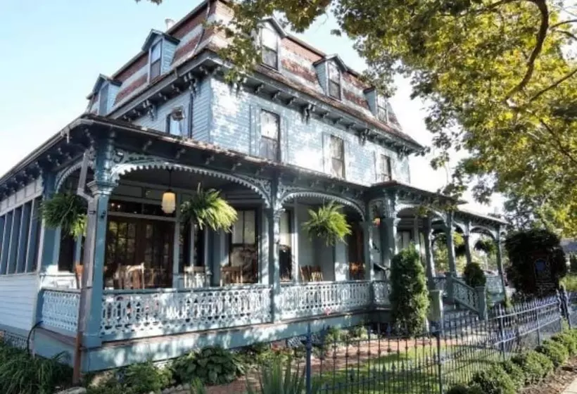 The Hugh Boutique B&b