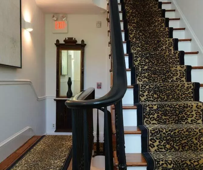 The Hugh Boutique B&b