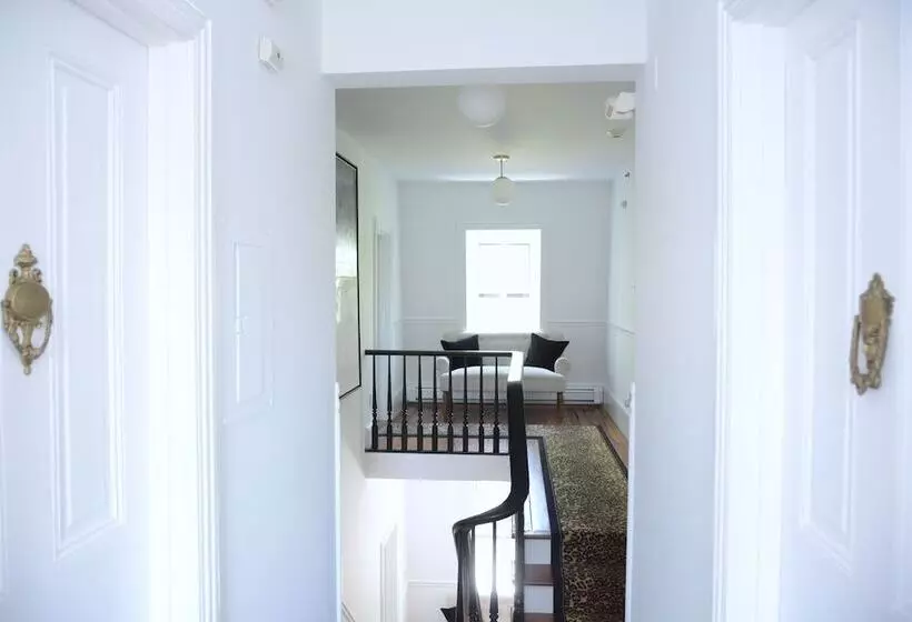The Hugh Boutique B&b
