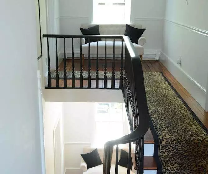The Hugh Boutique B&b