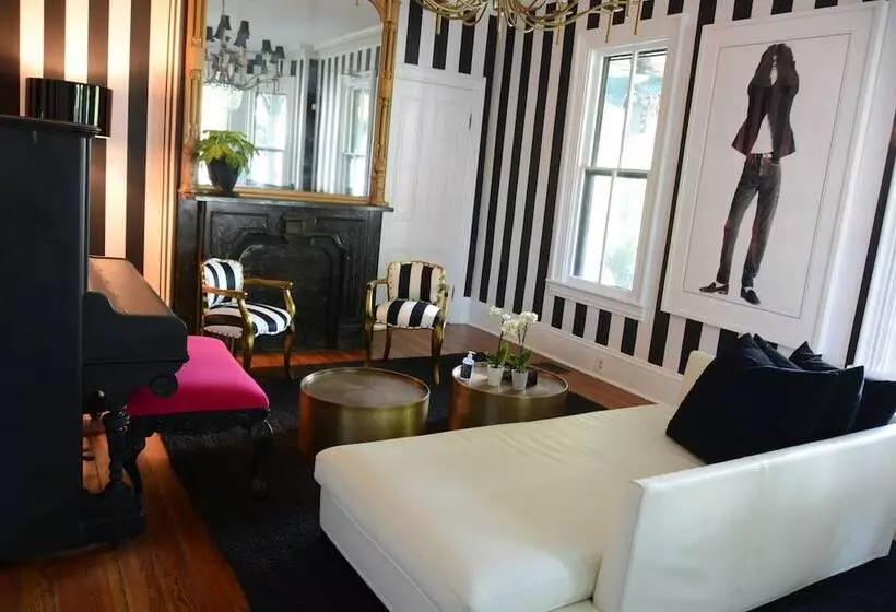 The Hugh Boutique B&b