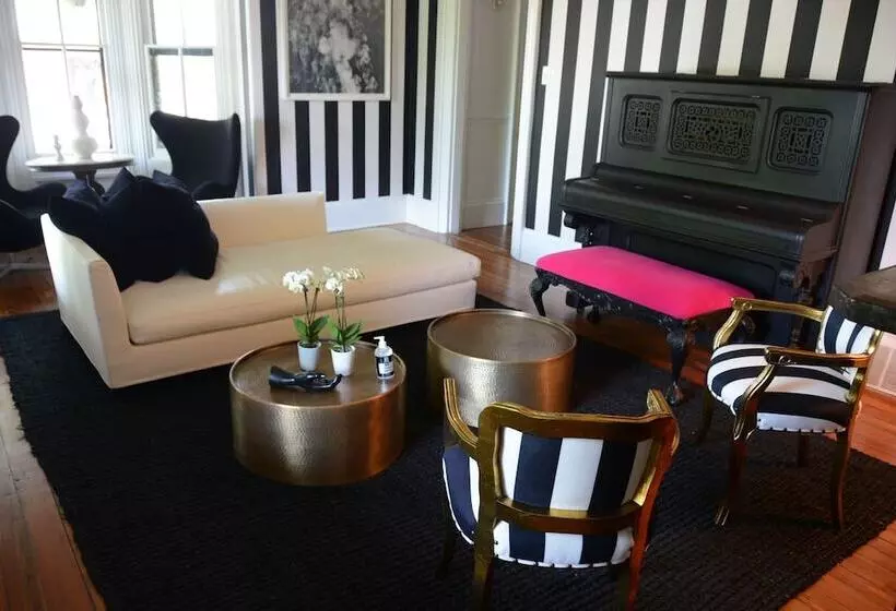 The Hugh Boutique B&b