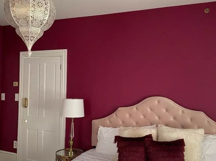The Hugh Boutique B&b