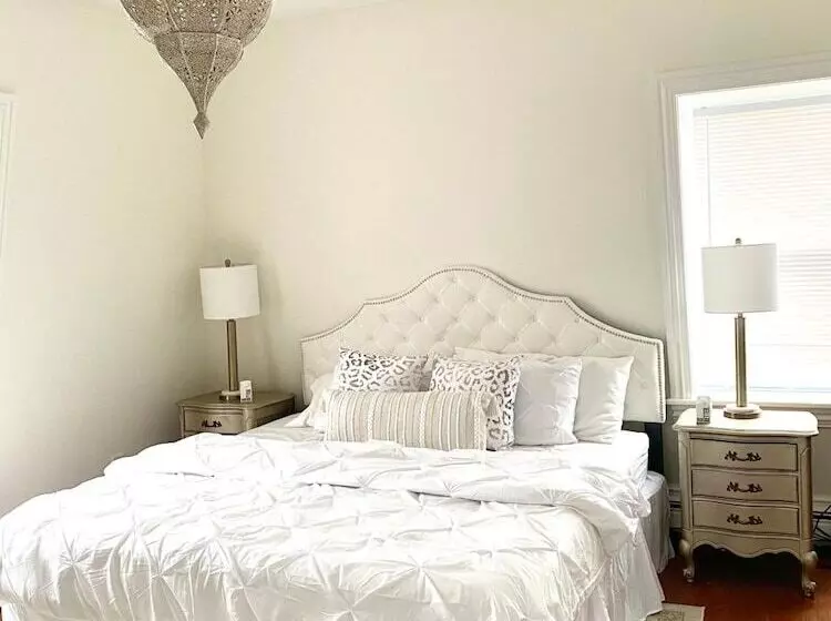 The Hugh Boutique B&b