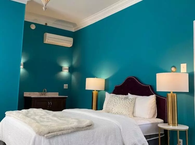 The Hugh Boutique B&b