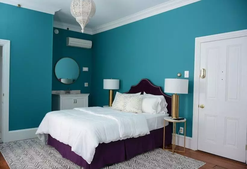 The Hugh Boutique B&b