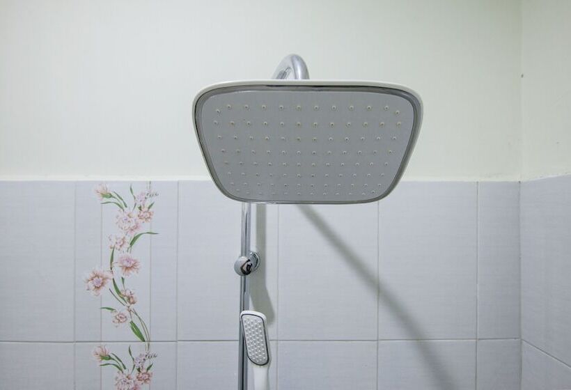 Wisata Hotel By Oyo Rooms