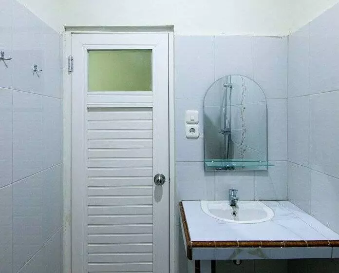 Wisata Hotel By Oyo Rooms