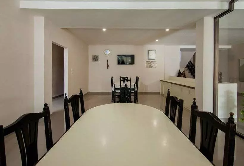 Wisata Hotel By Oyo Rooms