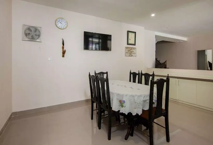 Wisata Hotel By Oyo Rooms